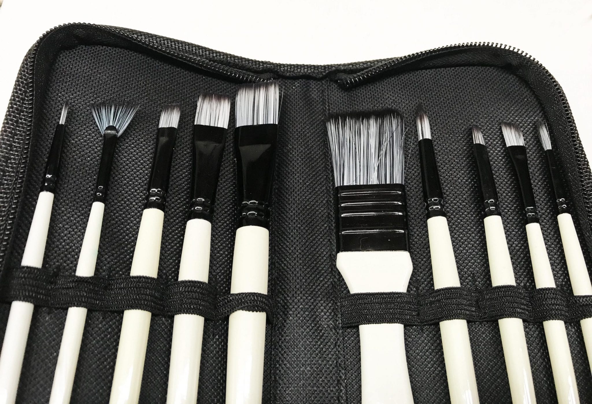 Nylon Brush Set by Peter Dranitsin UrArtStudio
