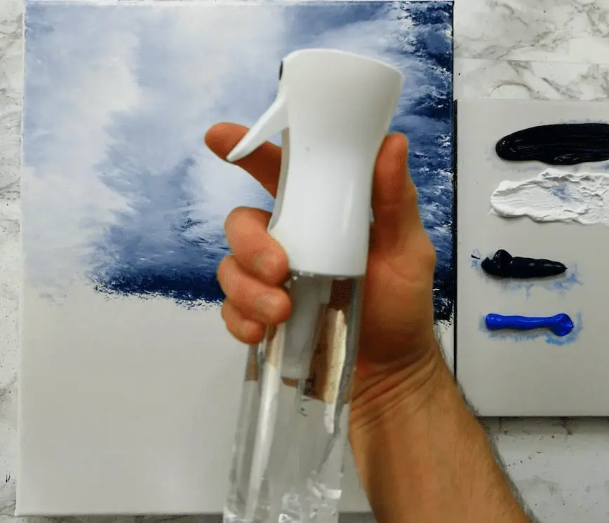 Keeping Your Canvas, Your Color Palette, and Your Acrylic Paint Moist